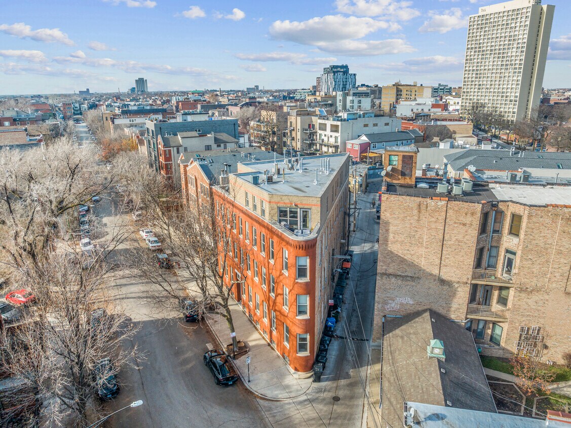 Photo - 1418 W Cortez St (Chicago, IL)
