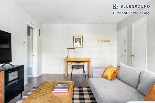 Photo - 311 S Doheny Dr Unidad FL2-ID380