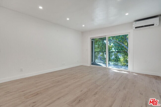 Photo - 9005 Cynthia St Unit 412