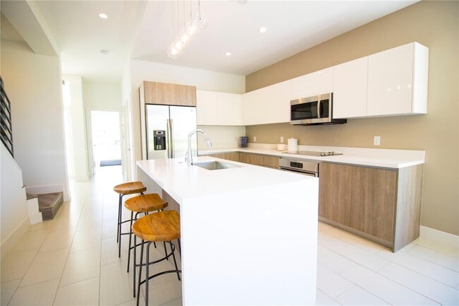 Photo - 2465 NE 135th St