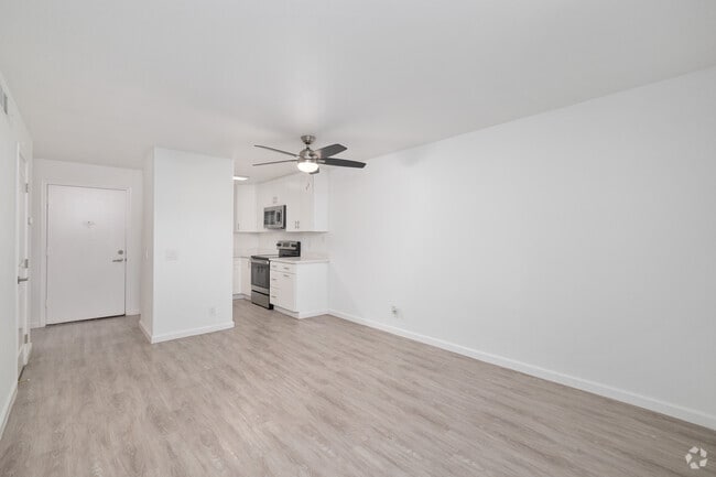 1BR, 1BA - 624SF - Golden Pacific Apartments