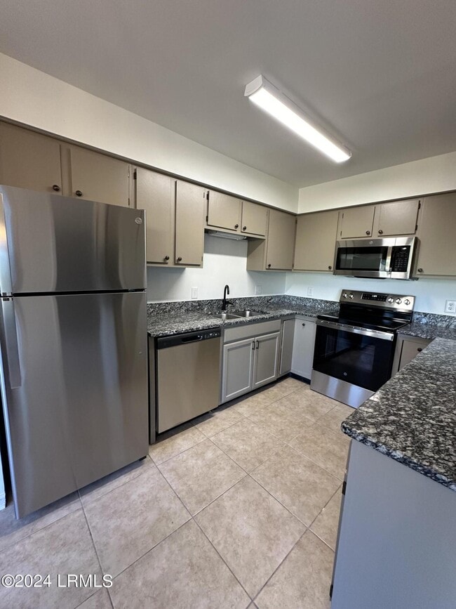 25 Sams Point Rd Townhome Townhome Rental in Beaufort SC