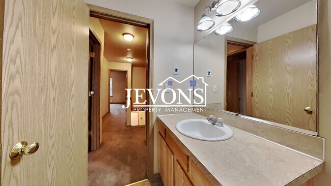 Photo - 3018 S 43rd St Unit B