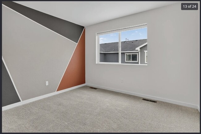 Photo - 270 Cardinal St