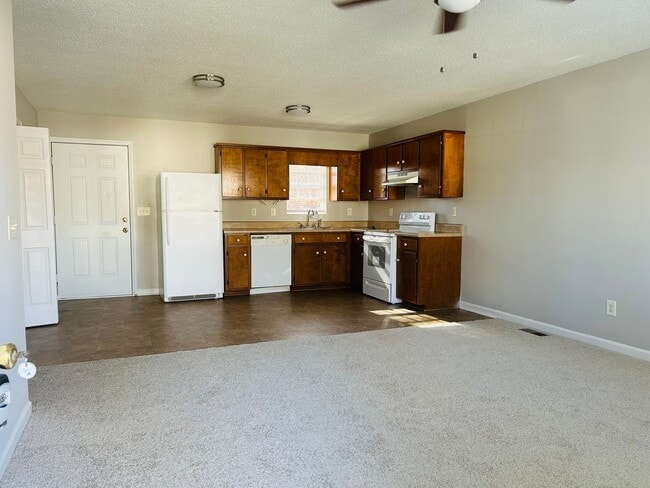 Photo - 304 Poplar St Unit 304 Poplar St -  A