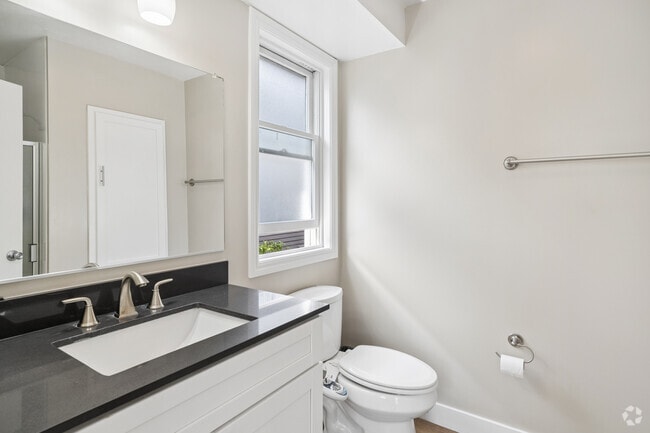 5 habitaciones, 3 baños - 1486 pies cuadrados - Baño principal - 2620 Regent