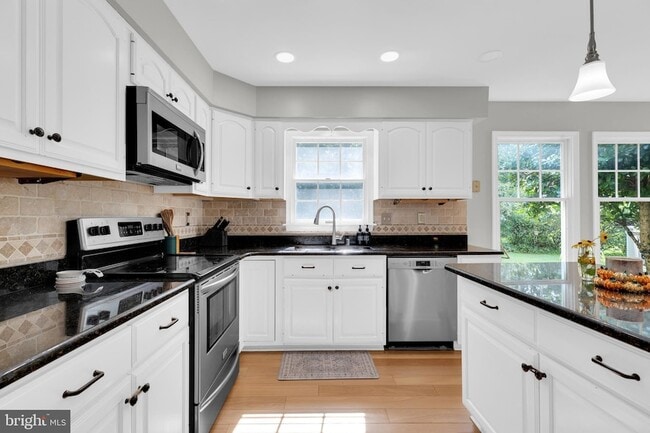 Photo - 7707 Lake Glen Dr