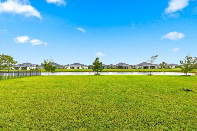Photo - 12303 SW Roma Cir