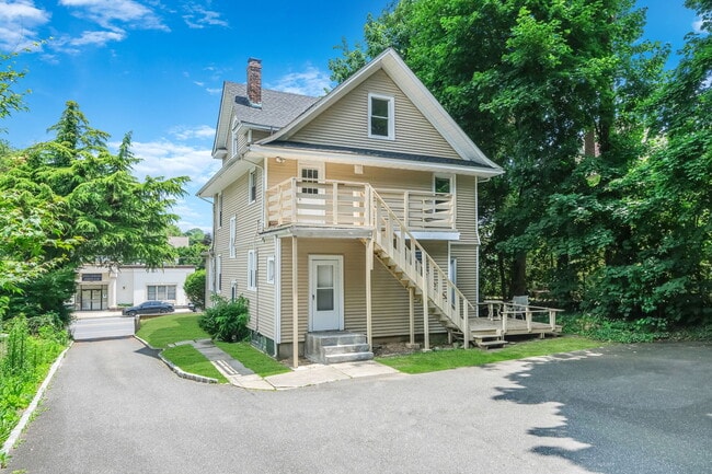 Photo - 483 New York Ave Unidad 2