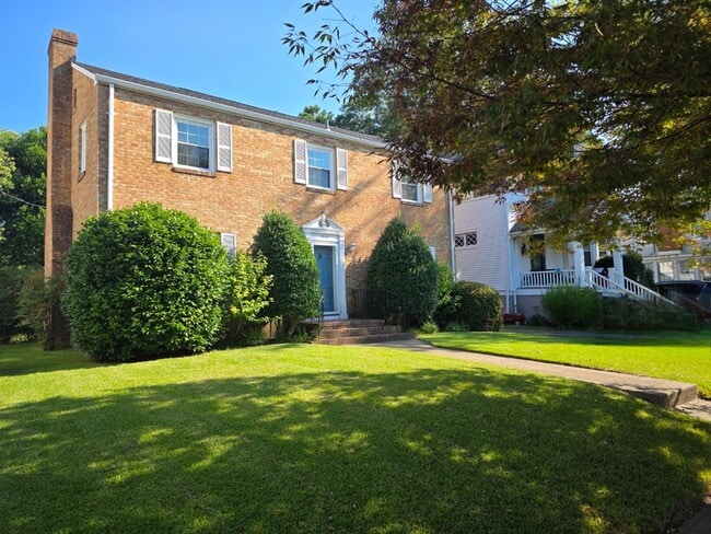 Building Photo - Larchmont Rental