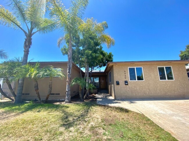 Building Photo - Spacious 5 BR 2 BA!