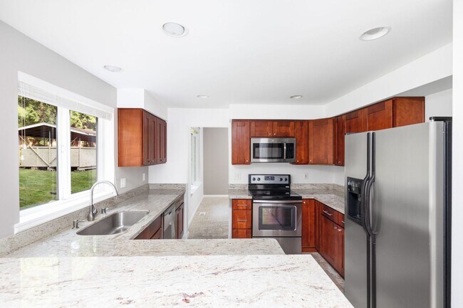 Photo - Beautiful 4 Bedroom 3 Bath Issaquah Home on Large Private Lot