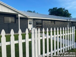 frente - Stacey Bear Apartments