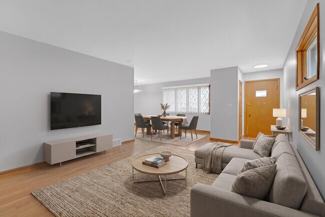 Photo - 650 Patricia Ln