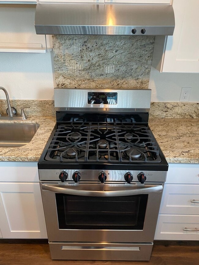 Photo - 3BR/1.5BA - Wailuku Park Townhouse