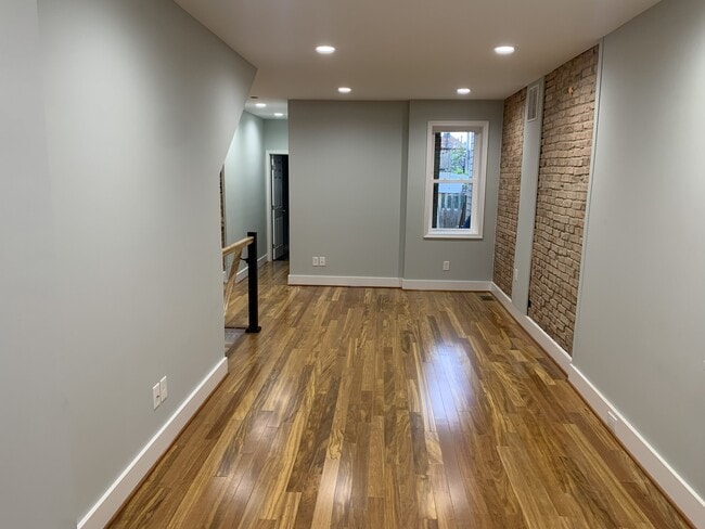 Photo - 3530 Chestnut Ave