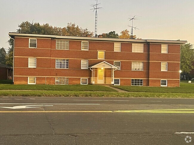 Building Photo - 3907 W Tuscarawas St Rental