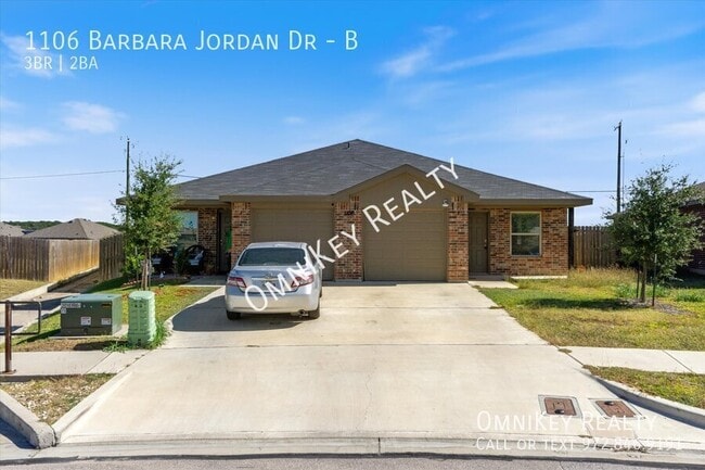 Building Photo - 1106 Barbara Jordan St Unit B