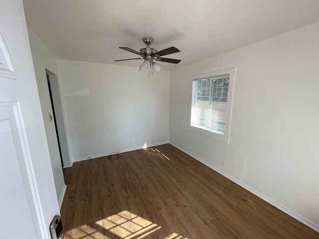 Living Room - 2722 Garden St