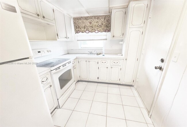 Building Photo - 1701 NW 46th Ave Unit 209