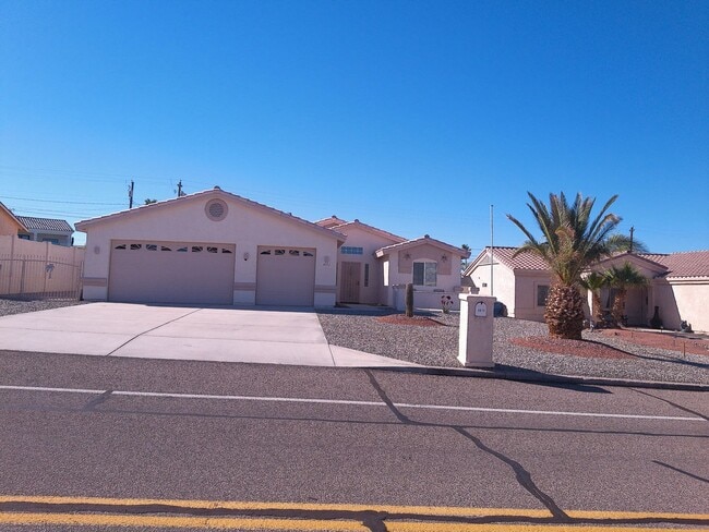 Building Photo - Seasonal June 2025 to Nov 30, 2025 Rental