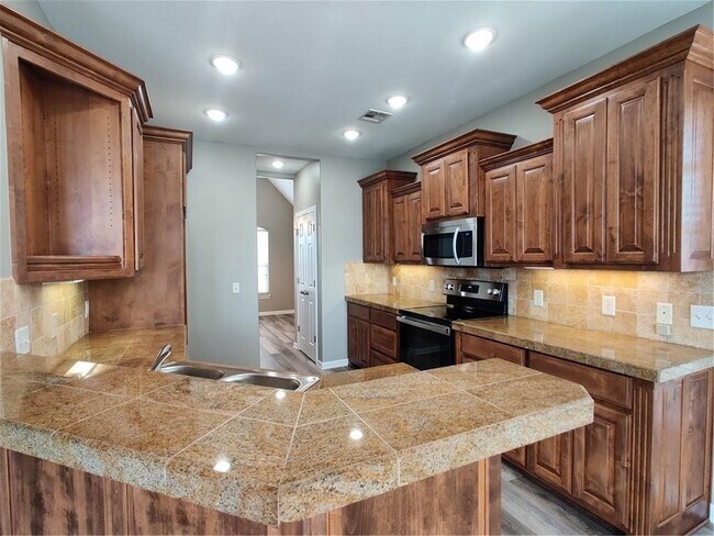 Photo - 1030 Harvest St