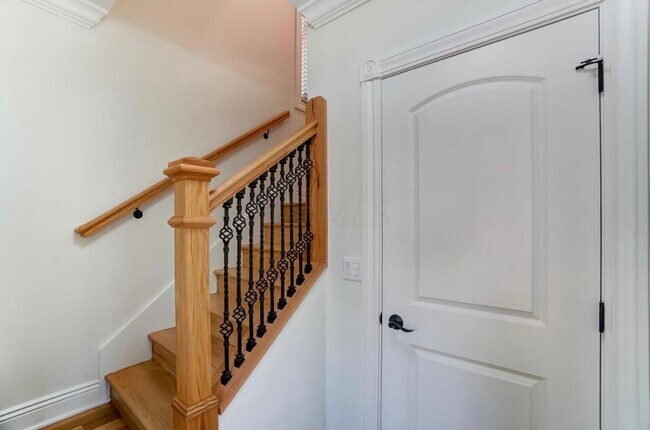 Photo - 1424 N 4th St Unidad Upstairs