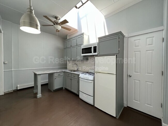 Photo - 220 Main St Unit 2r