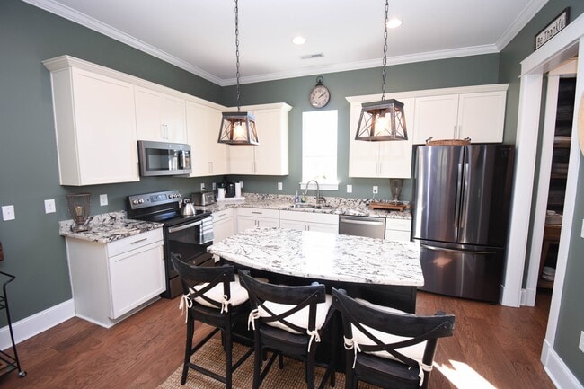 Photo - 846 Rosa Cir