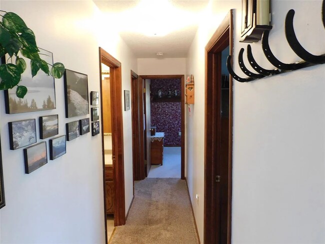Photo - 102 W Washington St