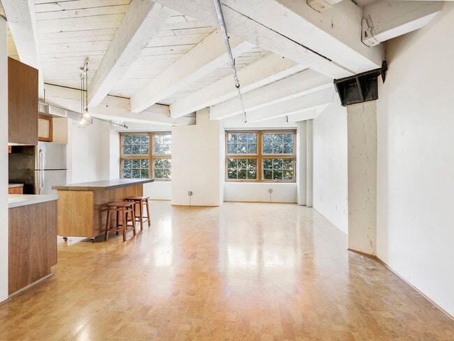 Photo - Marshall Wells - North facing Pearl District Loft w/parking/storage/ac Unit MW202