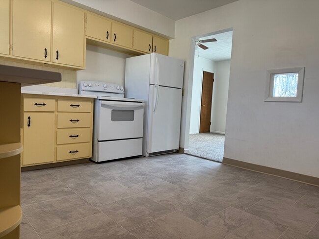 Photo - 4210 S 49th St