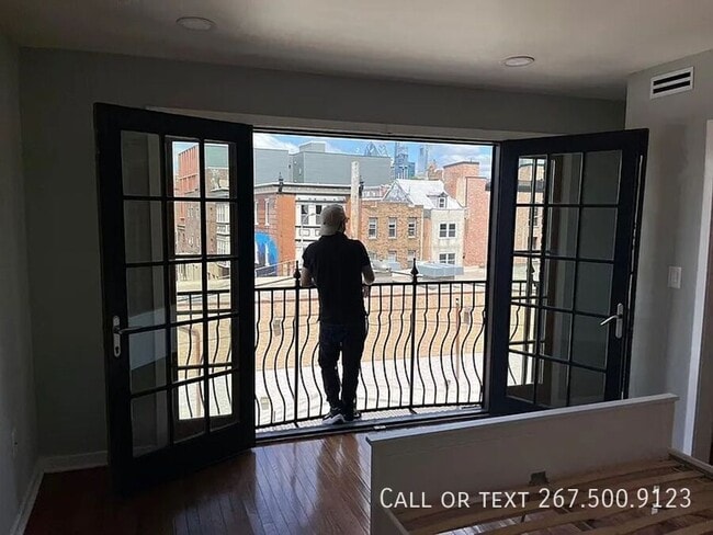 Building Photo - 619 Passyunk Ave Unit 3