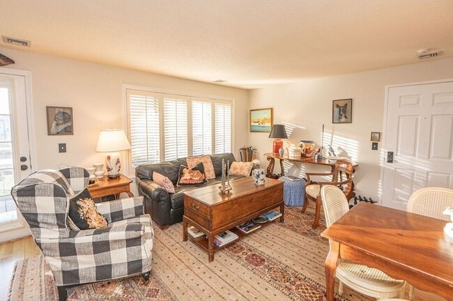 Photo - 432 Humphrey St Unit 9