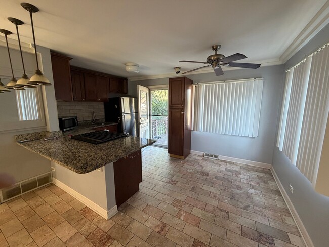 101 N Cedar Ln