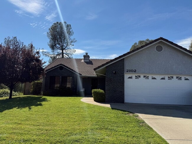 3 Bedroom Corner Lot In Oak Mesa Estates - 3 Bedroom Corner Lot In Oak Mesa Estates