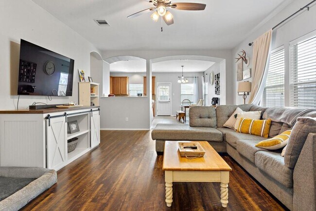 Photo - Open Floorpan is Move in Ready just for yo...