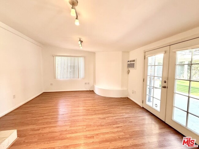 Photo - 364 N San Vicente Blvd Unit B