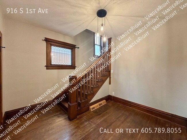 Photo - 916 S 1st Ave