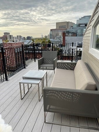 Building Photo - 86 Revere St