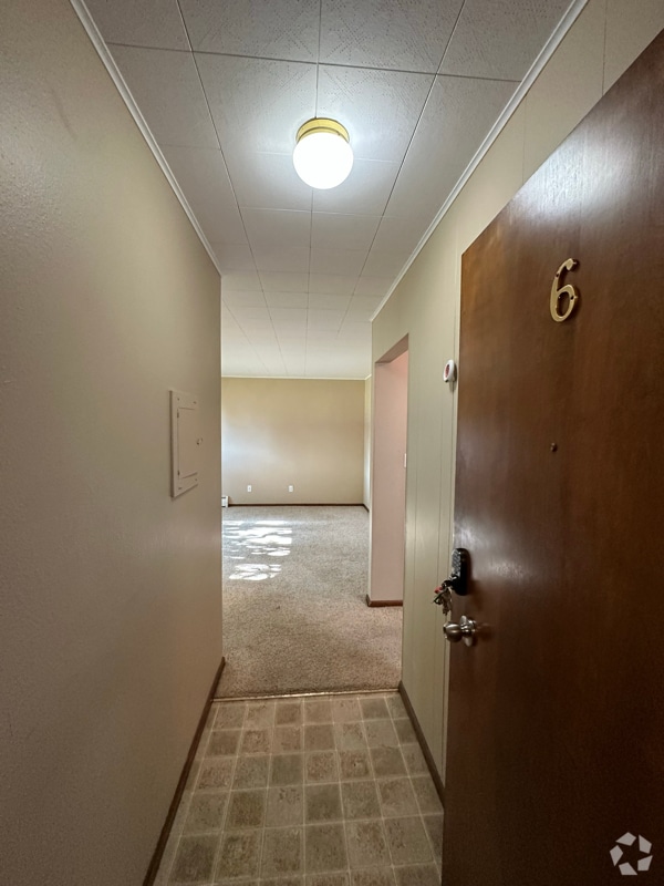 Building Photo - 413 Merriam Ave S Rental
