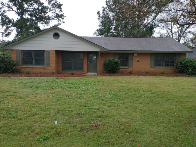 Nice 3/2 Available Soon! - Nice 3/2 Available Soon! House