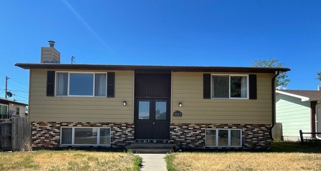 Photo - 3321 Bevans St