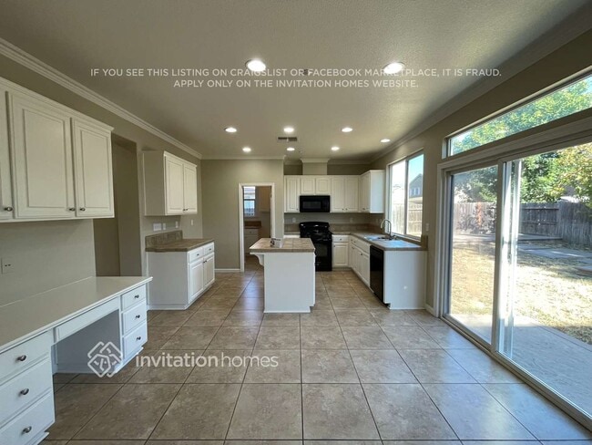 Photo - 1878 Hardy Dr