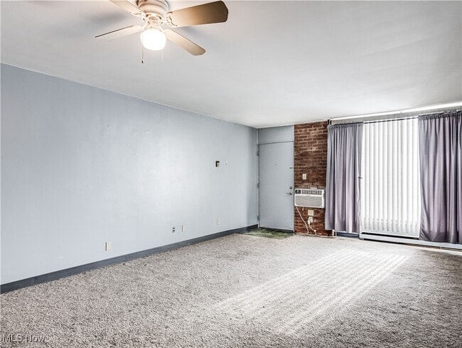 Photo - 2331 E Market St Unit 615