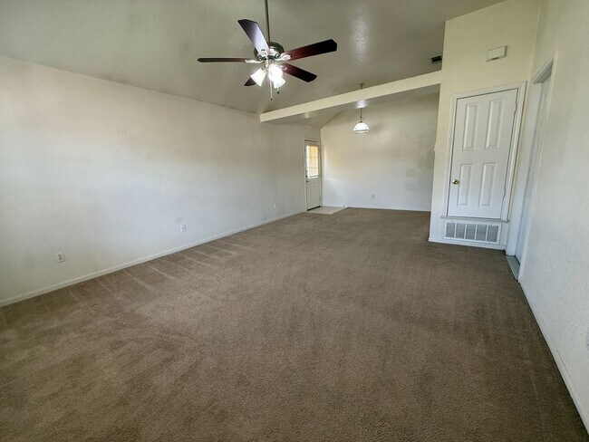 Photo - 3208 Raven Dr Unidad A