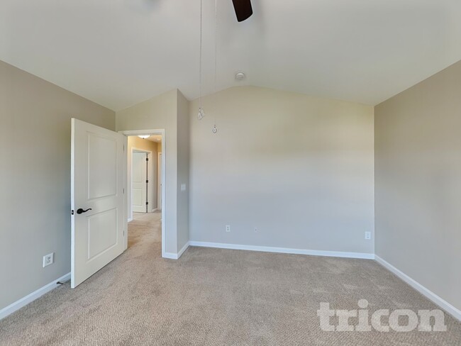 Photo - 651 Braekel Way