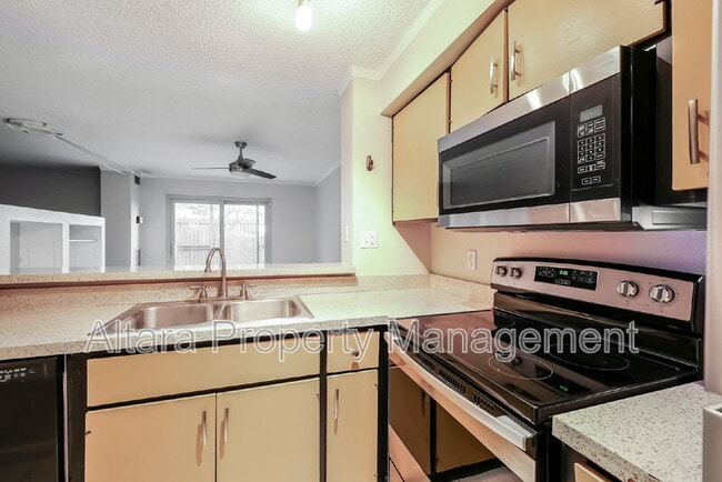Building Photo - 2880 S Locust St Unit Apt N100