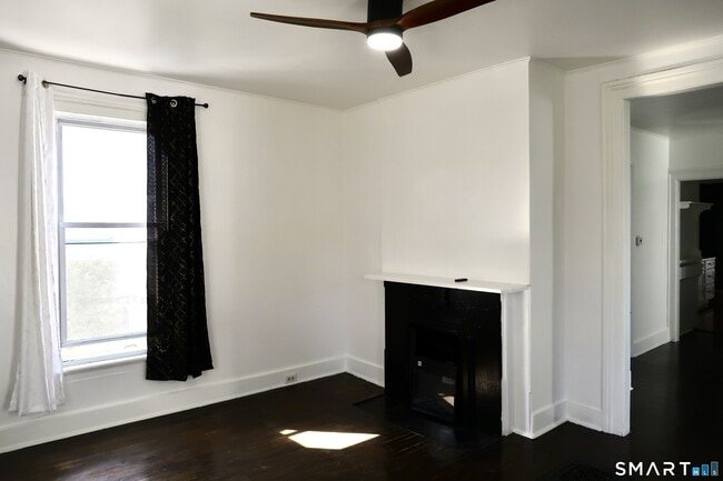 8 Rockwell Ave