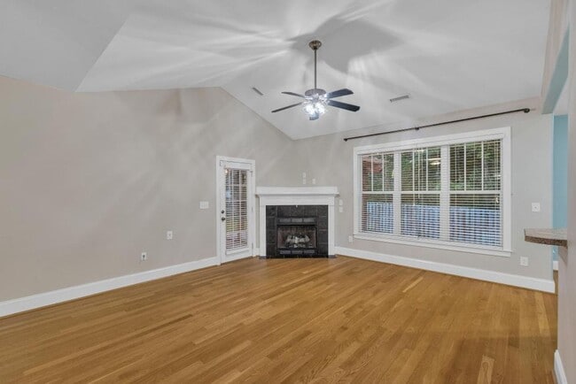 Photo - Great location between Wilmington and Jack...